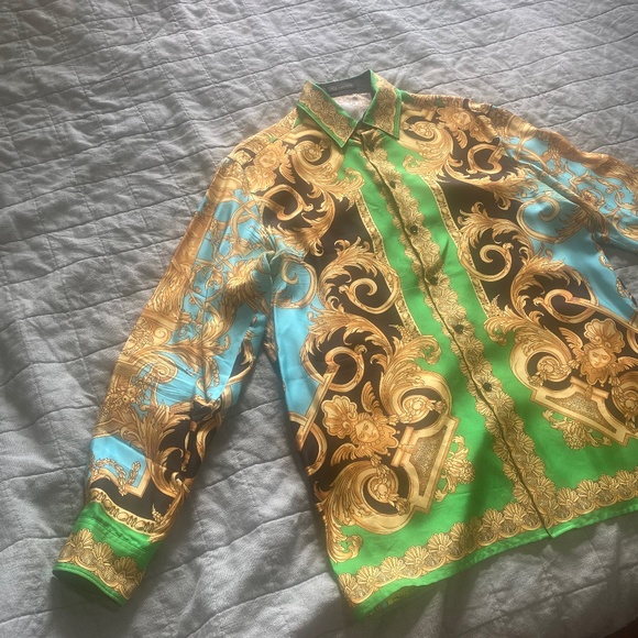 Versace - Picture 1 of 6